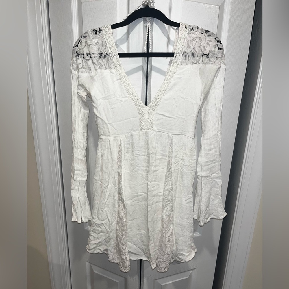 White long sleeve Abercrombie dress